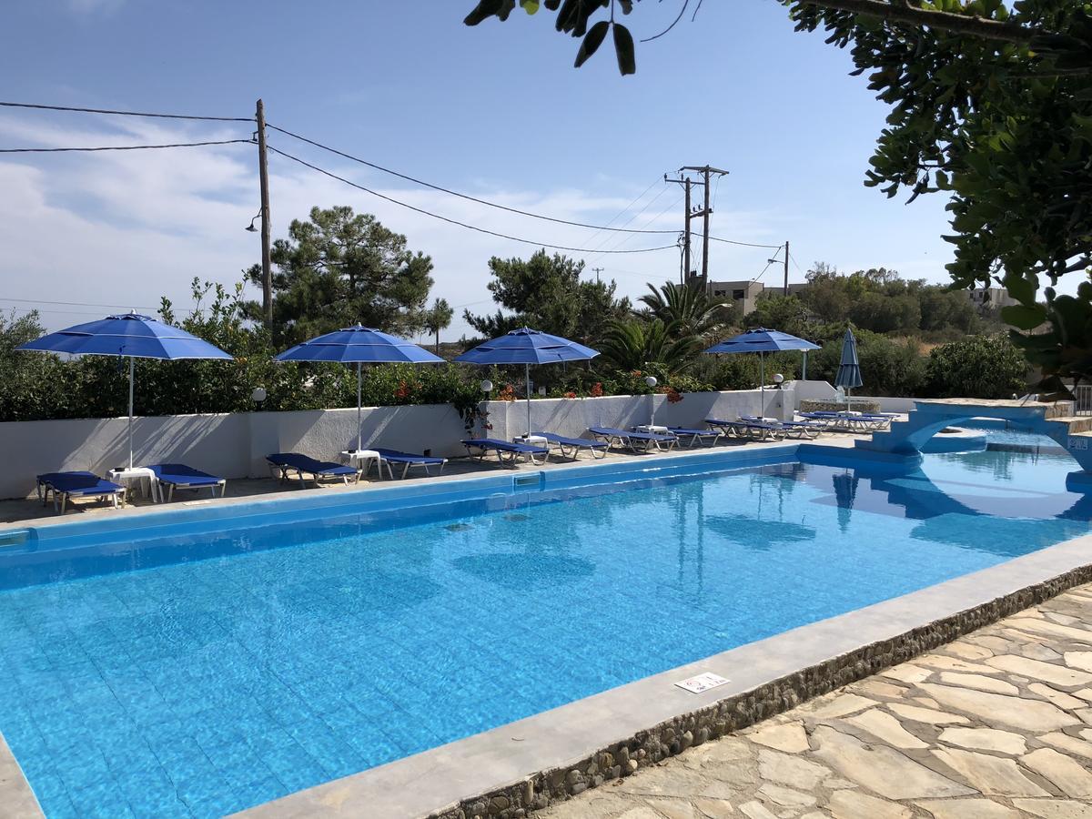 Blue Sky Hotel Куцунари Екстериор снимка
