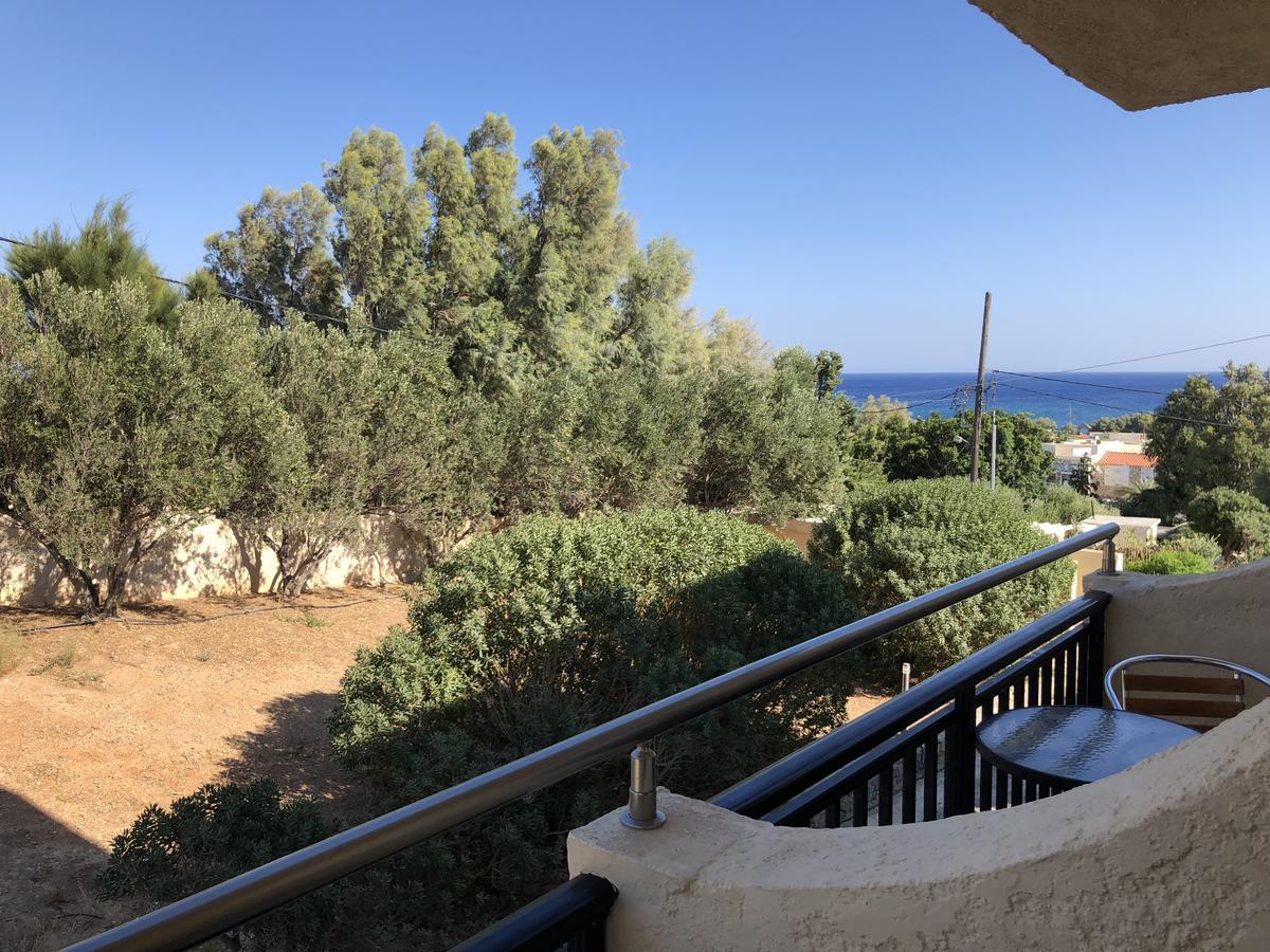 Blue Sky Hotel Куцунари Екстериор снимка