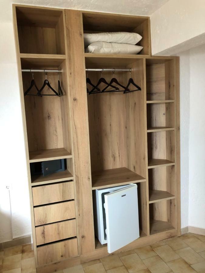 Blue Sky Hotel Куцунари Екстериор снимка