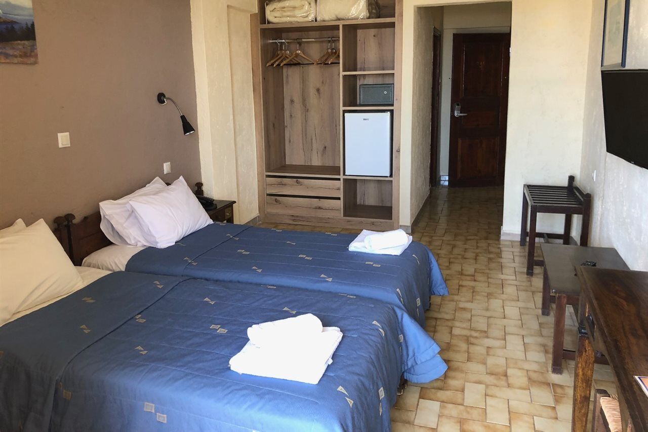 Blue Sky Hotel Куцунари Екстериор снимка